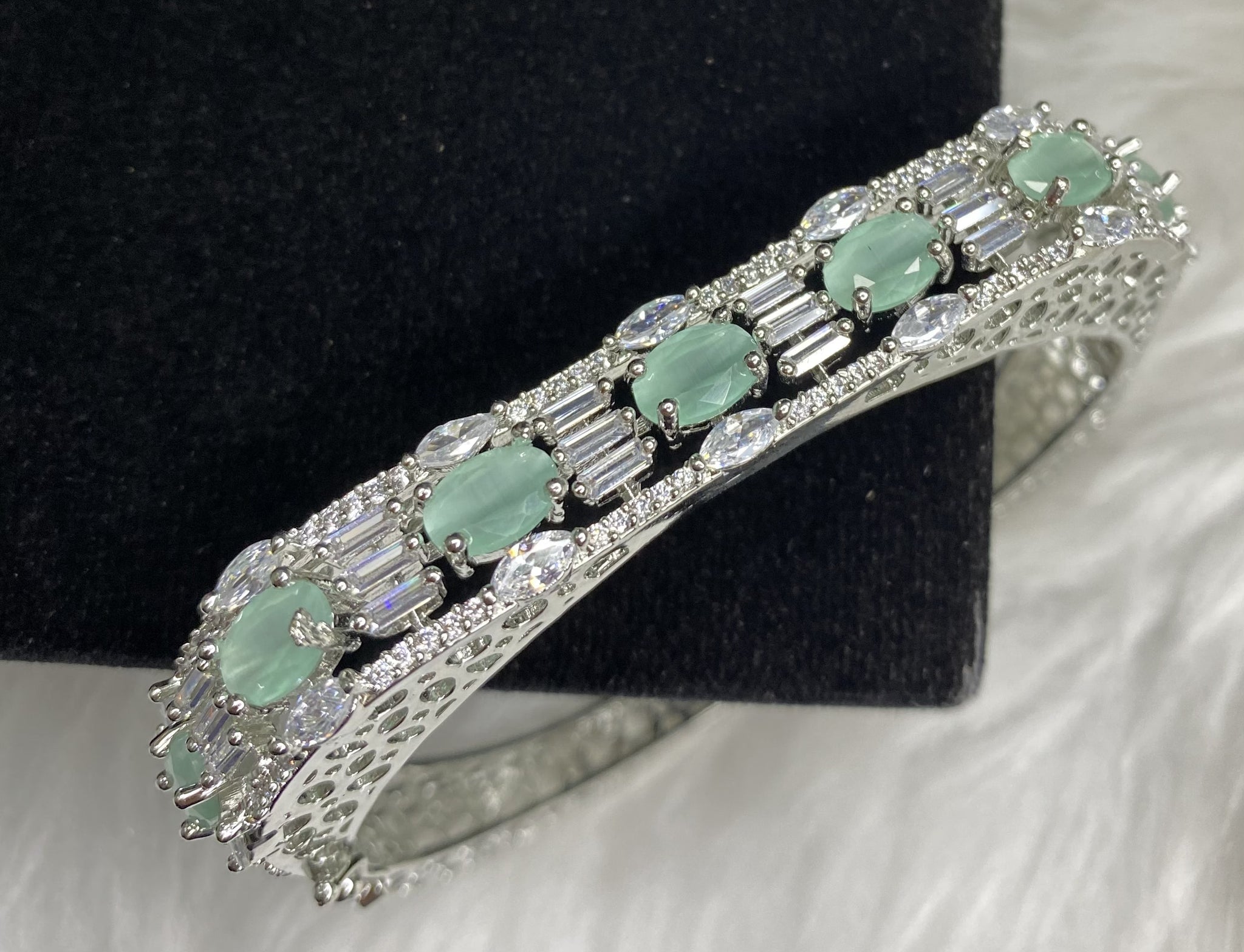 Silver Plated Mint Green Stone Bangle Size 2.2 Openable Evening Cocktail Imitation Jewelry Indian Wedding Bridal Necklace Set Bijoux