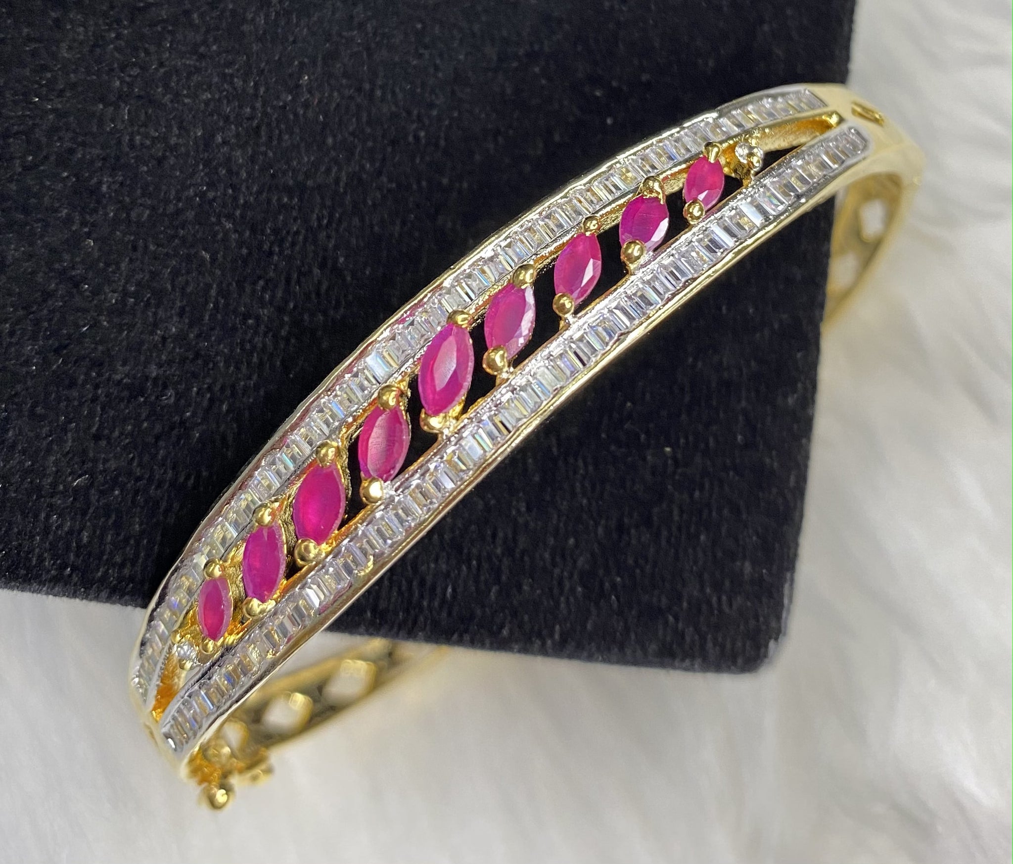 Stone Ruby Jade Bracelet at Rs 600/piece in Jaipur | ID: 2850226531188